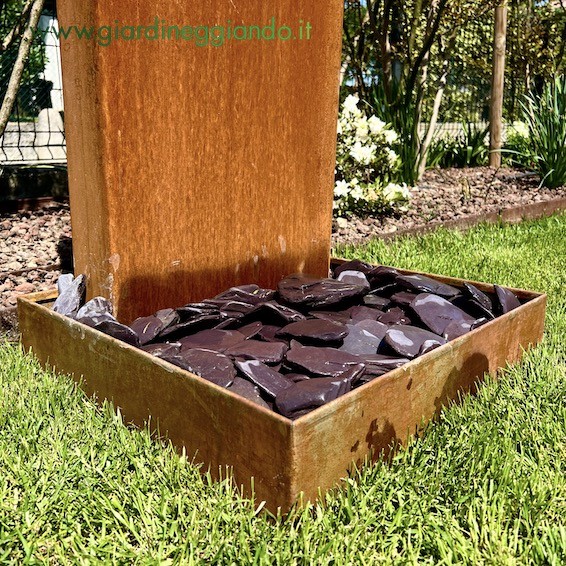 Giardineggiando - Colonna rubinetto in acciaio CORTEN per giardino mis. cm.  10x10 h90